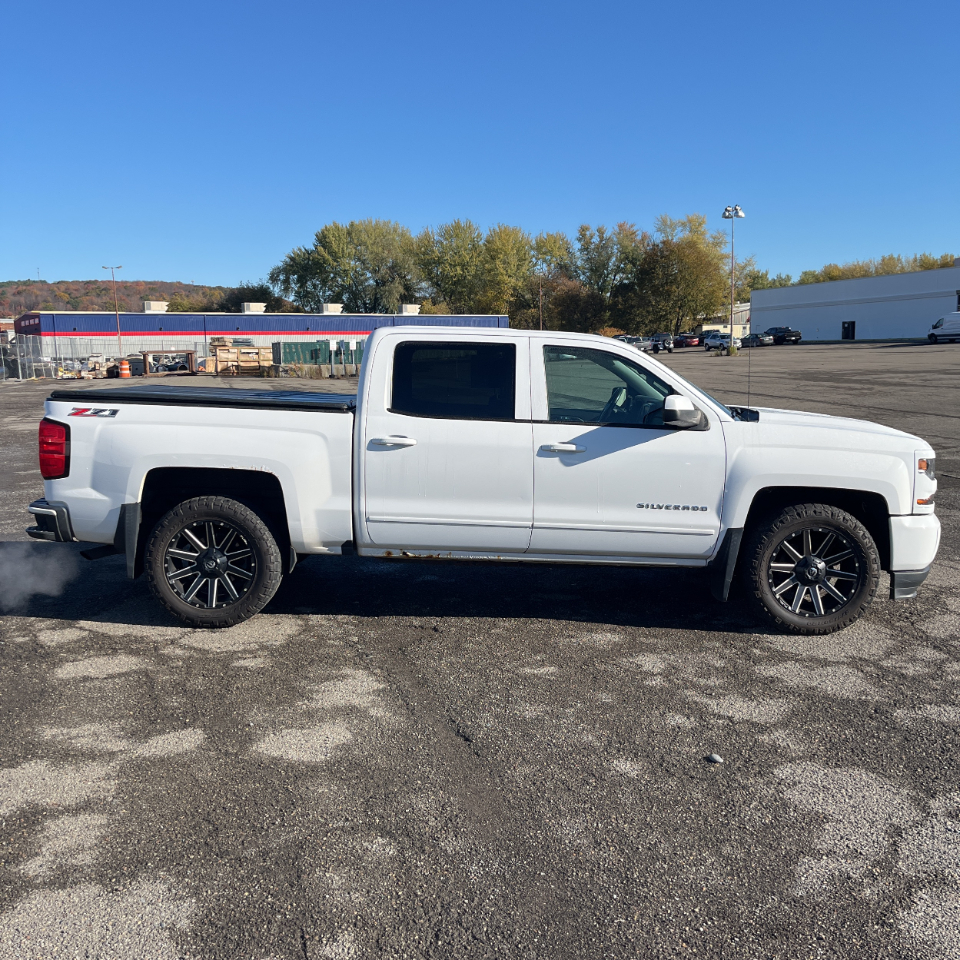 Chevrolet Silverado 1500 4WD Crew Cab 143.5" LT w/2LT 2016 Chevrolet Silverado 1500 4WD Crew Cab 143.5" LT w/2LT 2016