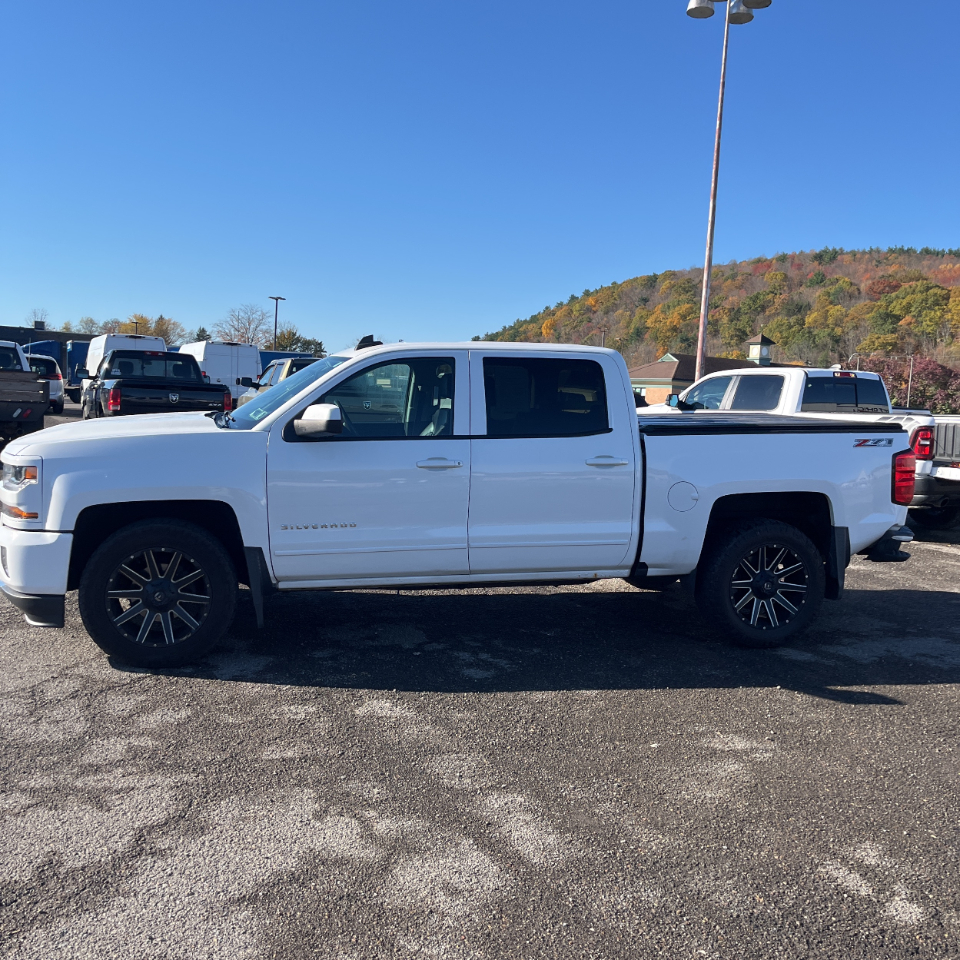 Chevrolet Silverado 1500 4WD Crew Cab 143.5" LT w/2LT 2016 Chevrolet Silverado 1500 4WD Crew Cab 143.5" LT w/2LT 2016