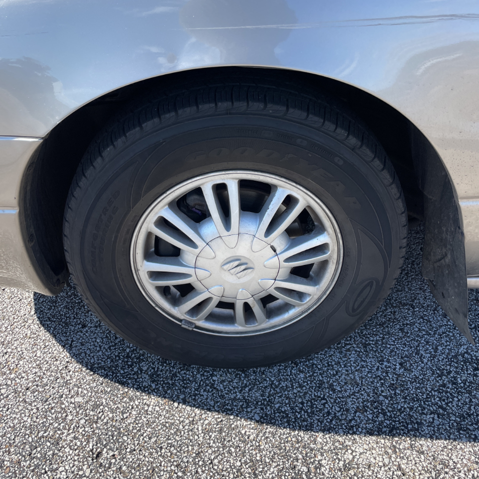 Buick LeSabre 4dr Sdn Custom 2004 Buick LeSabre 4dr Sdn Custom 2004