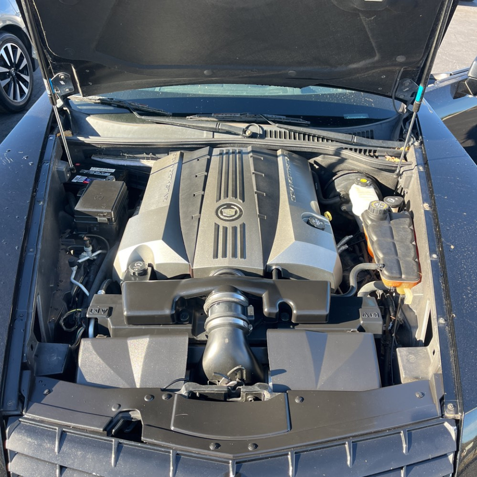 Cadillac XLR 2dr Convertible 2004 Cadillac XLR 2dr Convertible 2004