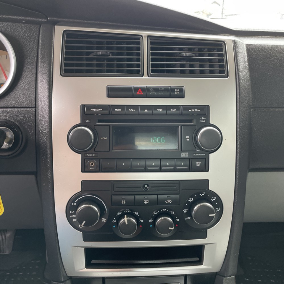 Dodge Charger 4dr Sdn R/T RWD 2006 Dodge Charger 4dr Sdn R/T RWD 2006