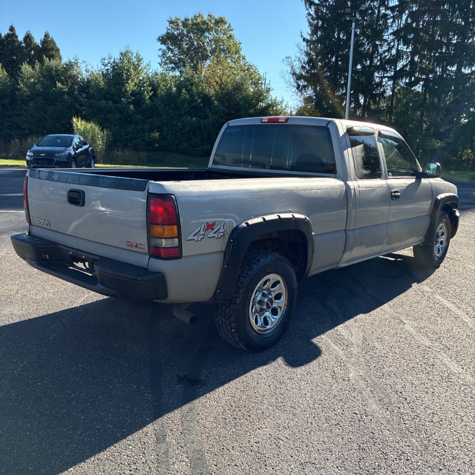 GMC Sierra 1500 Classic 4WD Ext Cab 143.5" Work Truck 2007 GMC Sierra 1500 Classic 4WD Ext Cab 143.5" Work Truck 2007