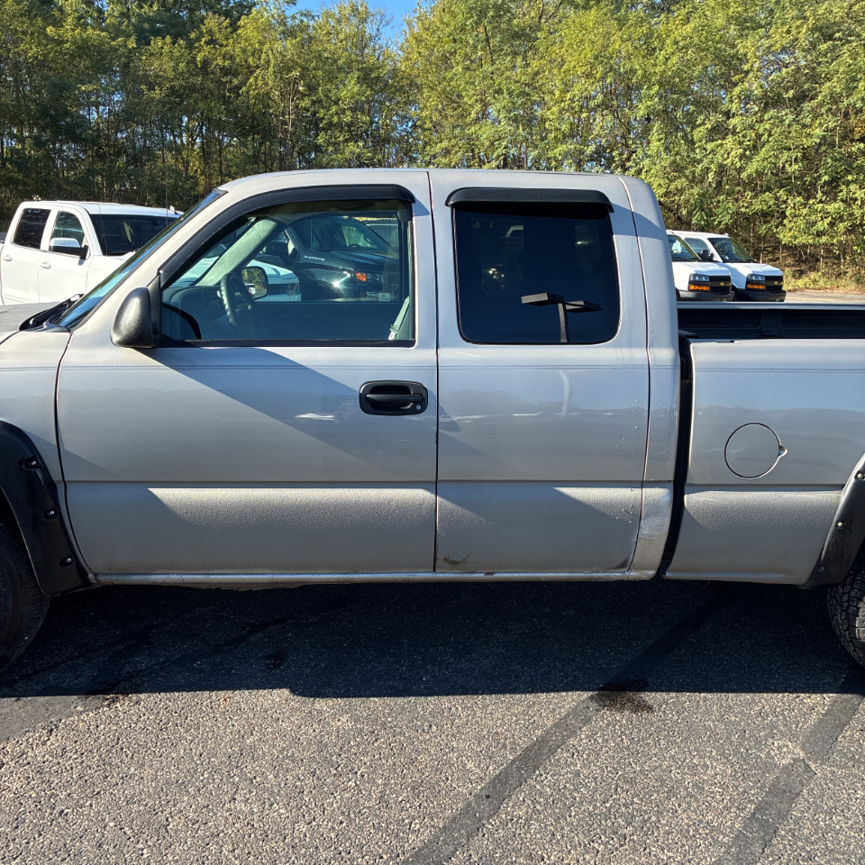 GMC Sierra 1500 Classic 4WD Ext Cab 143.5" Work Truck 2007 GMC Sierra 1500 Classic 4WD Ext Cab 143.5" Work Truck 2007