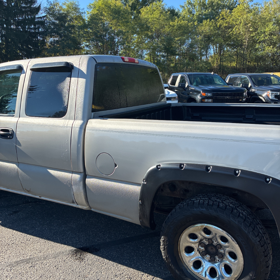 GMC Sierra 1500 Classic 4WD Ext Cab 143.5" Work Truck 2007 GMC Sierra 1500 Classic 4WD Ext Cab 143.5" Work Truck 2007