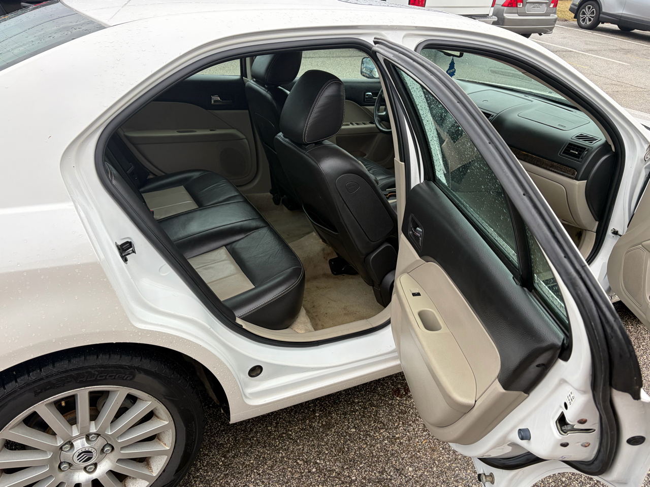 Mercury Milan 4dr Sdn V6 Premier FWD 2009