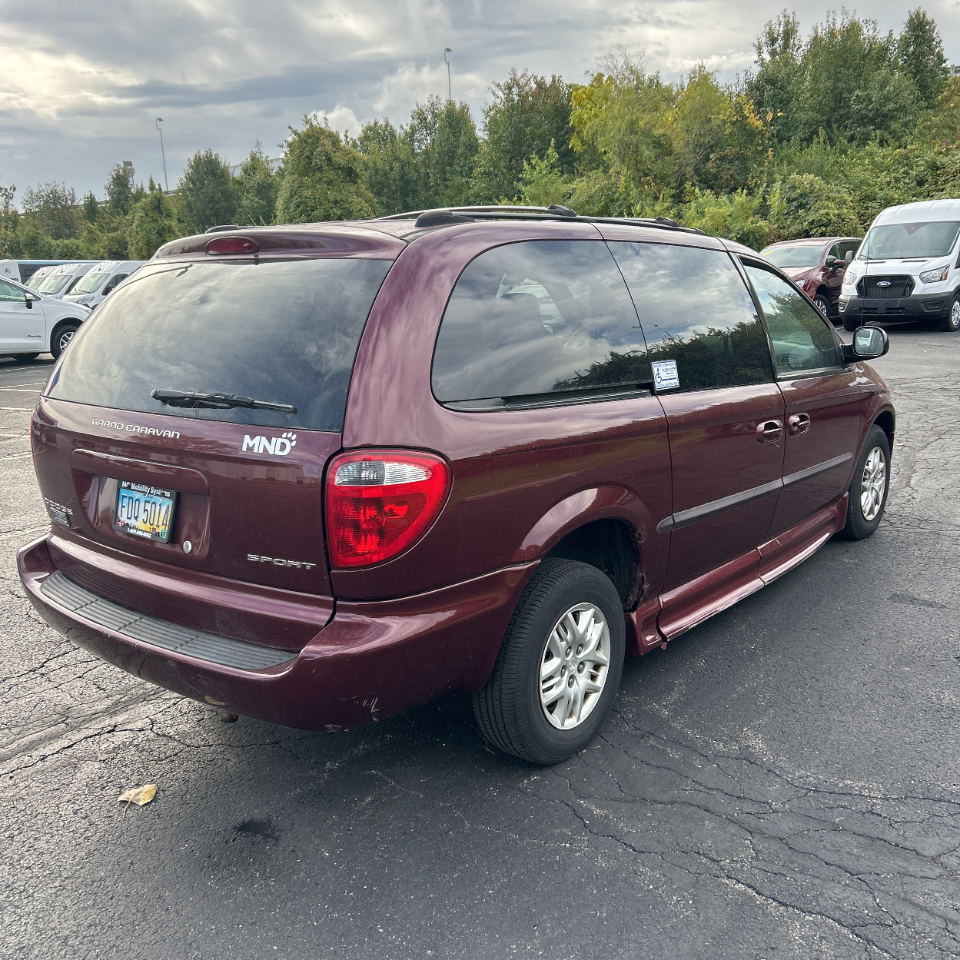 Dodge Caravan 4dr Grand Sport 119" WB 2002 Dodge Caravan 4dr Grand Sport 119" WB 2002