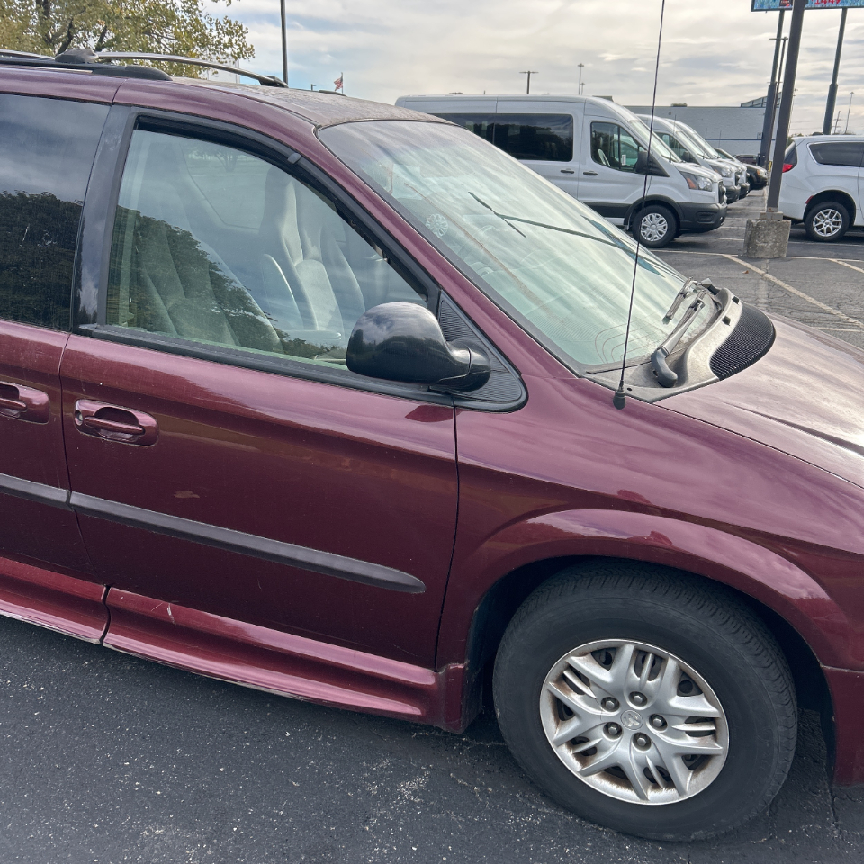 Dodge Caravan 4dr Grand Sport 119" WB 2002 Dodge Caravan 4dr Grand Sport 119" WB 2002