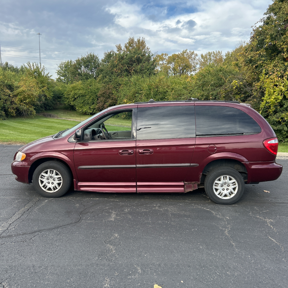 Dodge Caravan 4dr Grand Sport 119" WB 2002 Dodge Caravan 4dr Grand Sport 119" WB 2002