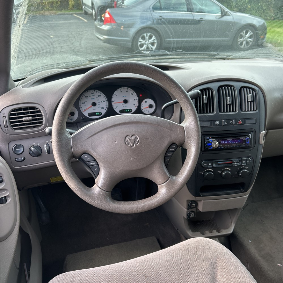 Dodge Caravan 4dr Grand Sport 119" WB 2002 Dodge Caravan 4dr Grand Sport 119" WB 2002