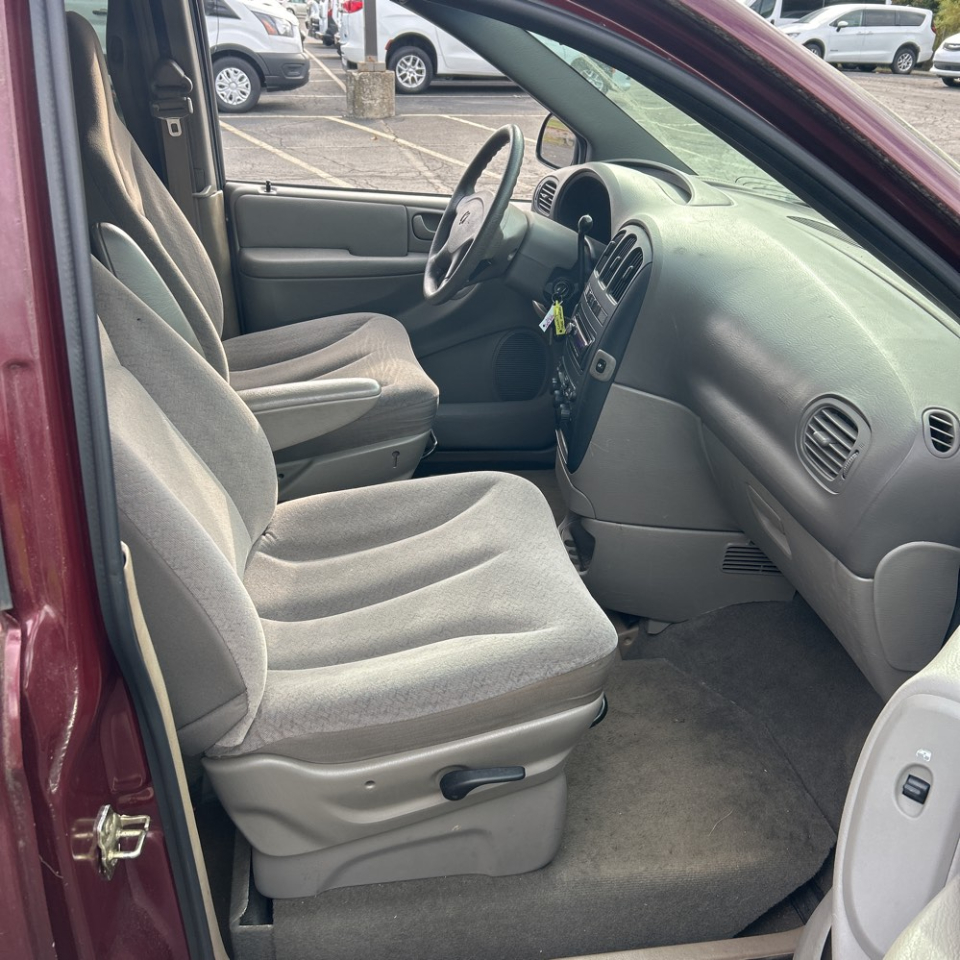 Dodge Caravan 4dr Grand Sport 119" WB 2002 Dodge Caravan 4dr Grand Sport 119" WB 2002