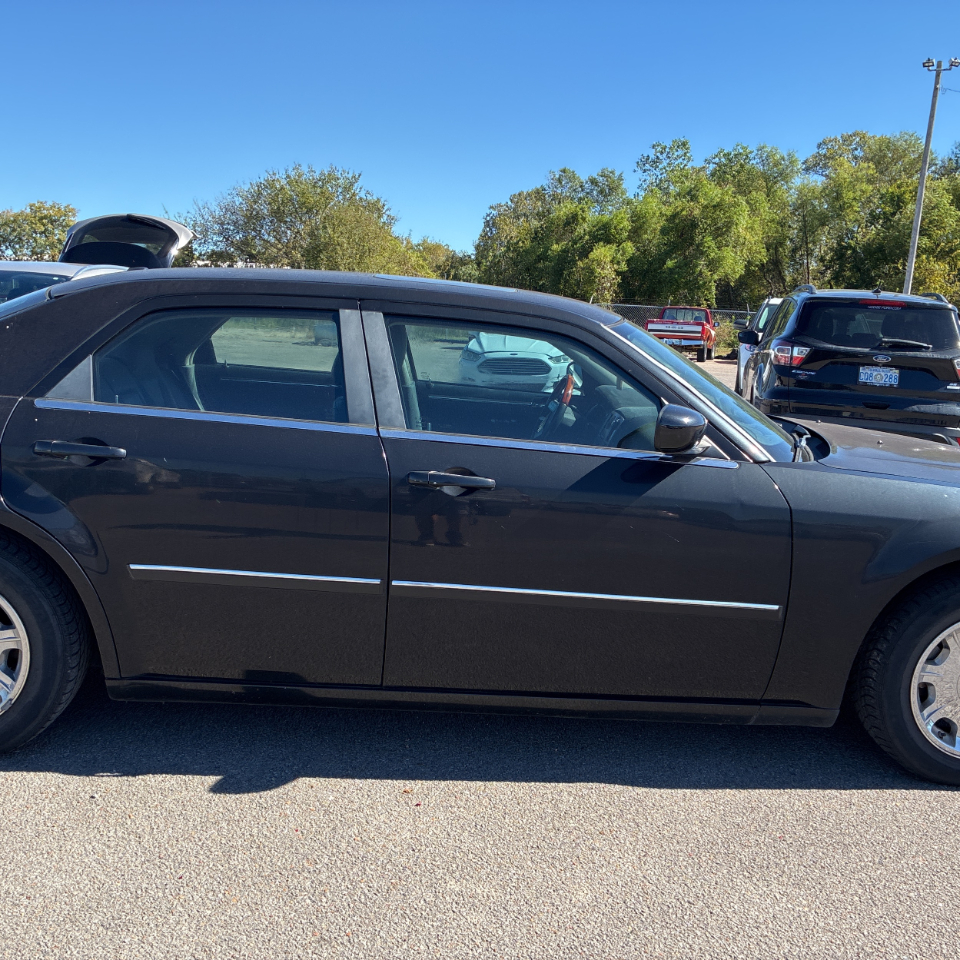 Chrysler 300 4dr Sdn 300 Touring 2006 Chrysler 300 4dr Sdn 300 Touring 2006