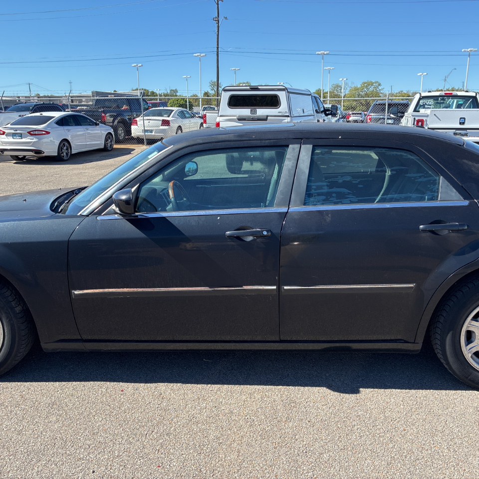 Chrysler 300 4dr Sdn 300 Touring 2006 Chrysler 300 4dr Sdn 300 Touring 2006