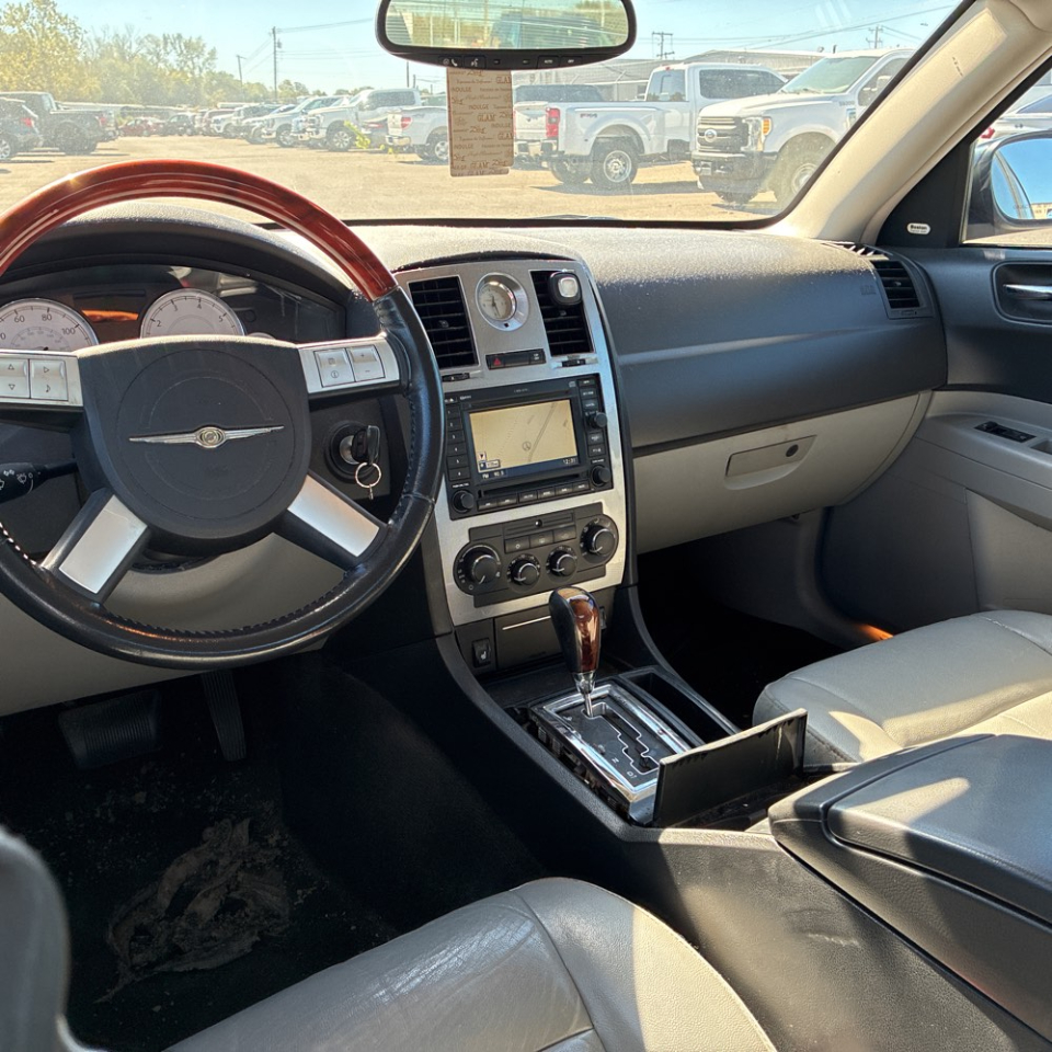 Chrysler 300 4dr Sdn 300 Touring 2006 Chrysler 300 4dr Sdn 300 Touring 2006