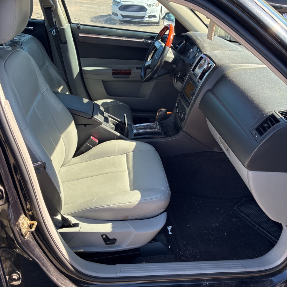 Chrysler 300 4dr Sdn 300 Touring 2006 Chrysler 300 4dr Sdn 300 Touring 2006