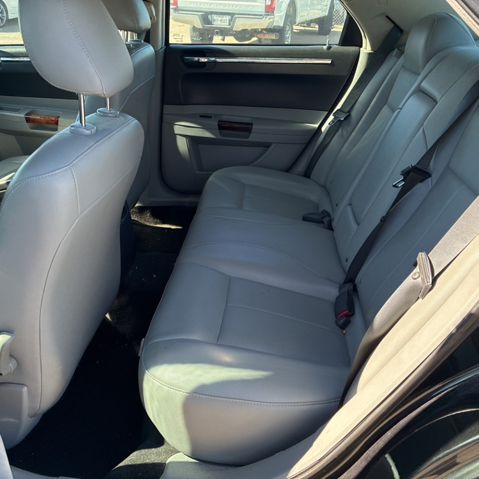 Chrysler 300 4dr Sdn 300 Touring 2006 Chrysler 300 4dr Sdn 300 Touring 2006