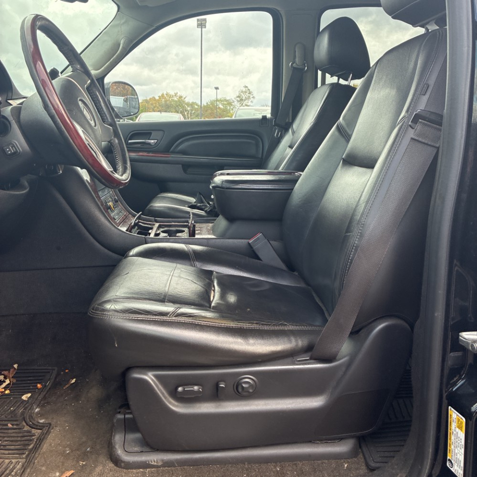 Cadillac Escalade AWD 4dr Premium 2014 Cadillac Escalade AWD 4dr Premium 2014