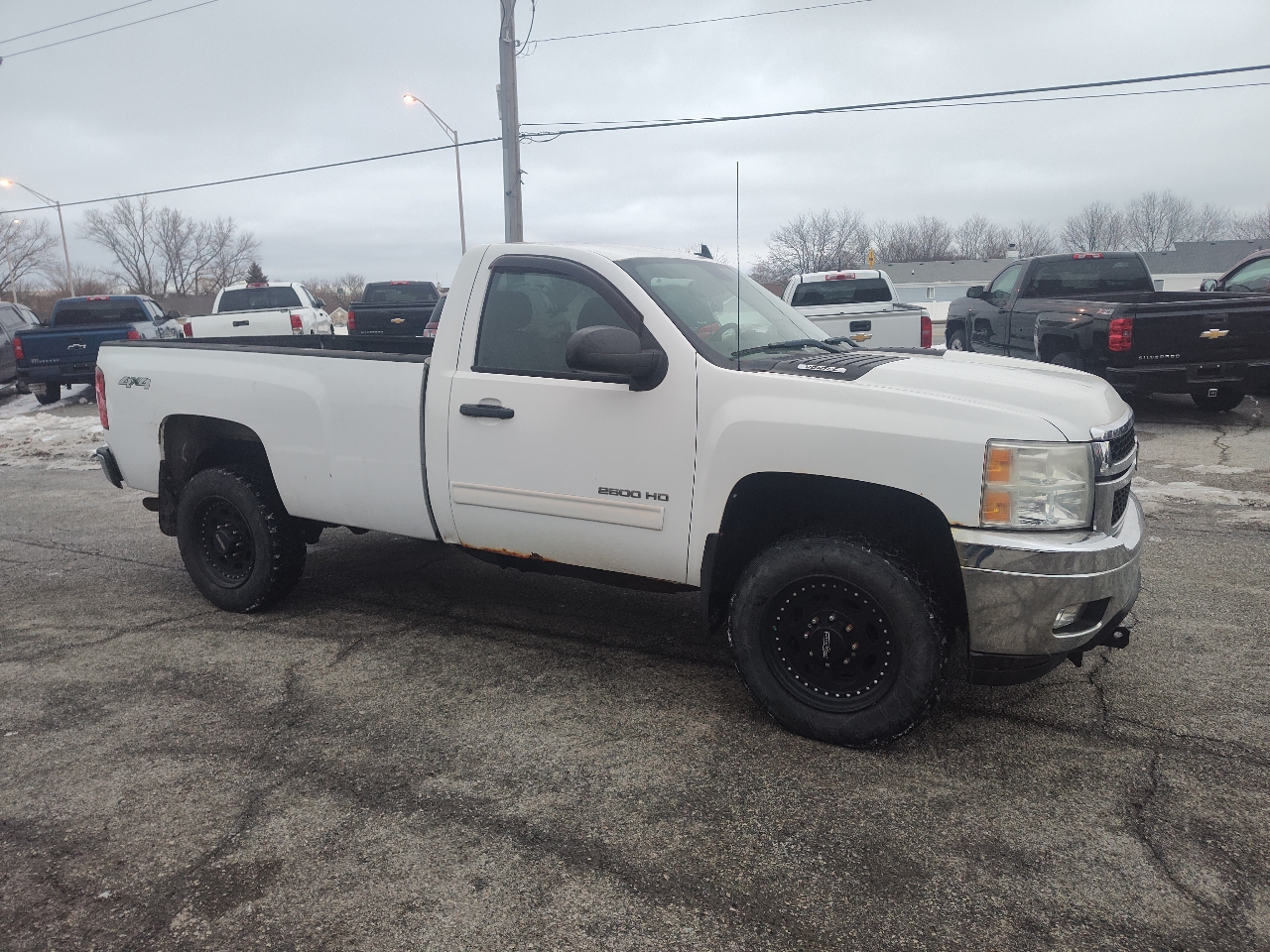 Chevrolet Silverado 2500HD 4WD Reg Cab 133.7" LT 2011