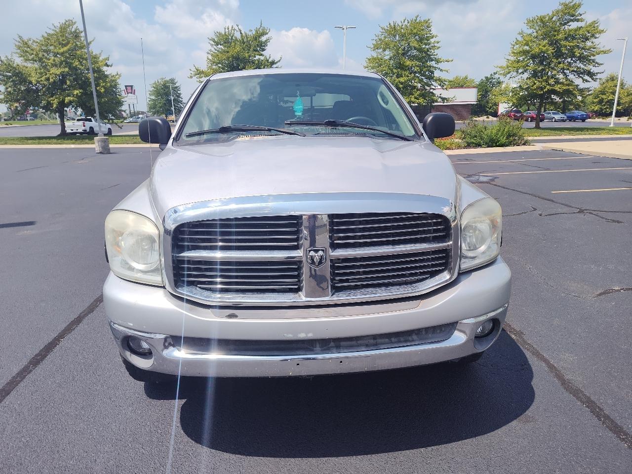 Dodge Ram 1500 4WD Quad Cab 140.5" SLT 2007