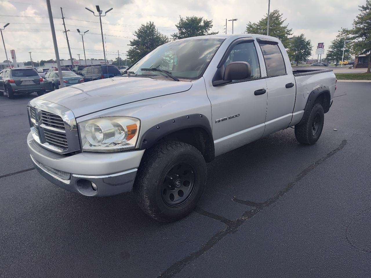 Dodge Ram 1500 4WD Quad Cab 140.5" SLT 2007