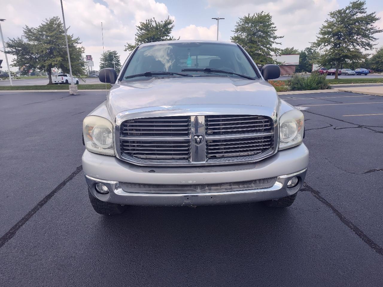 Dodge Ram 1500 4WD Quad Cab 140.5" SLT 2007