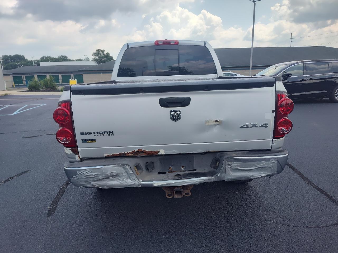 Dodge Ram 1500 4WD Quad Cab 140.5" SLT 2007
