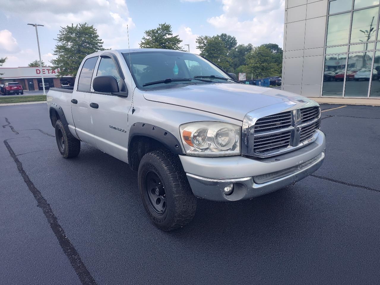 Dodge Ram 1500 4WD Quad Cab 140.5" SLT 2007