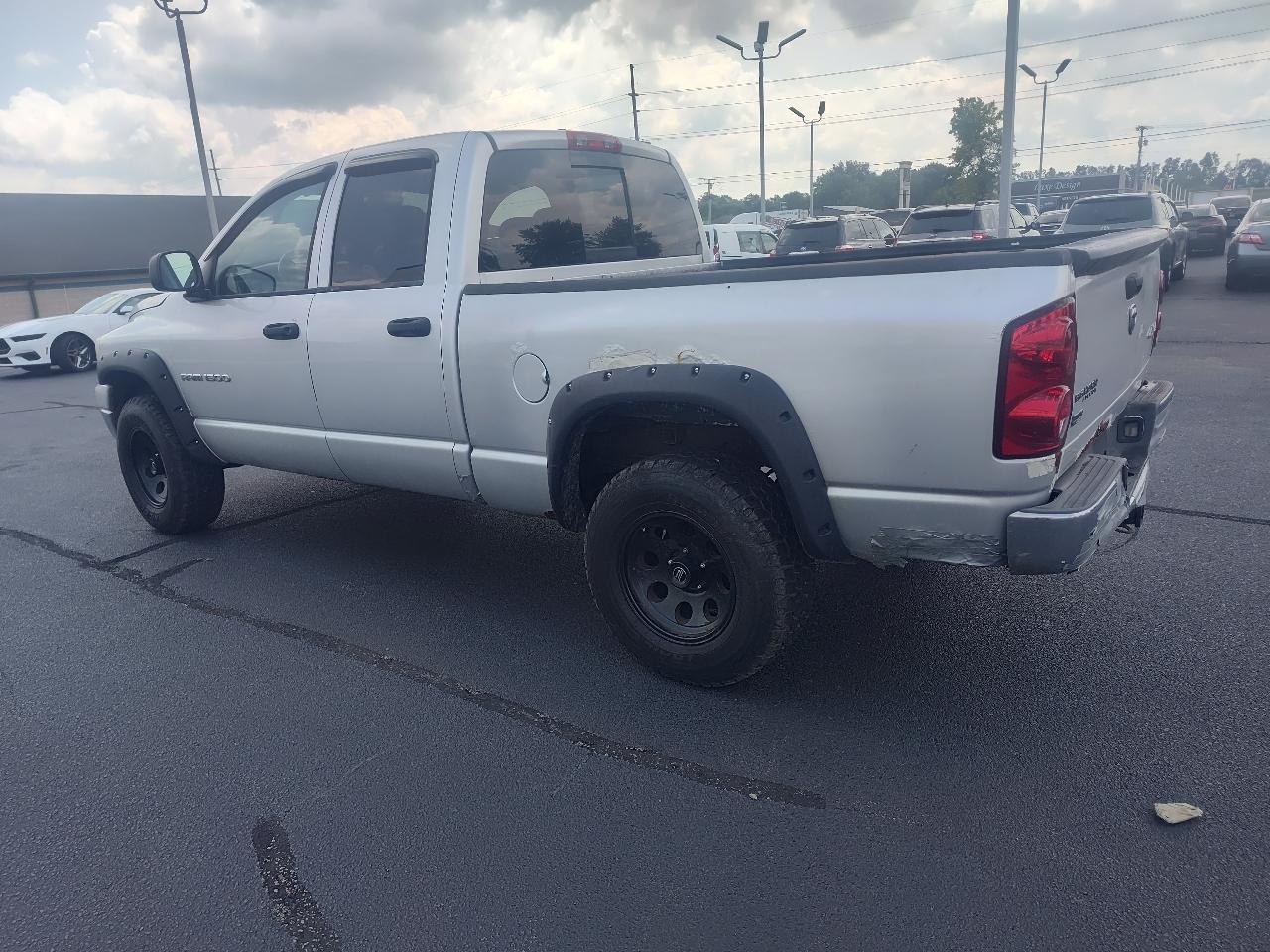 Dodge Ram 1500 4WD Quad Cab 140.5" SLT 2007
