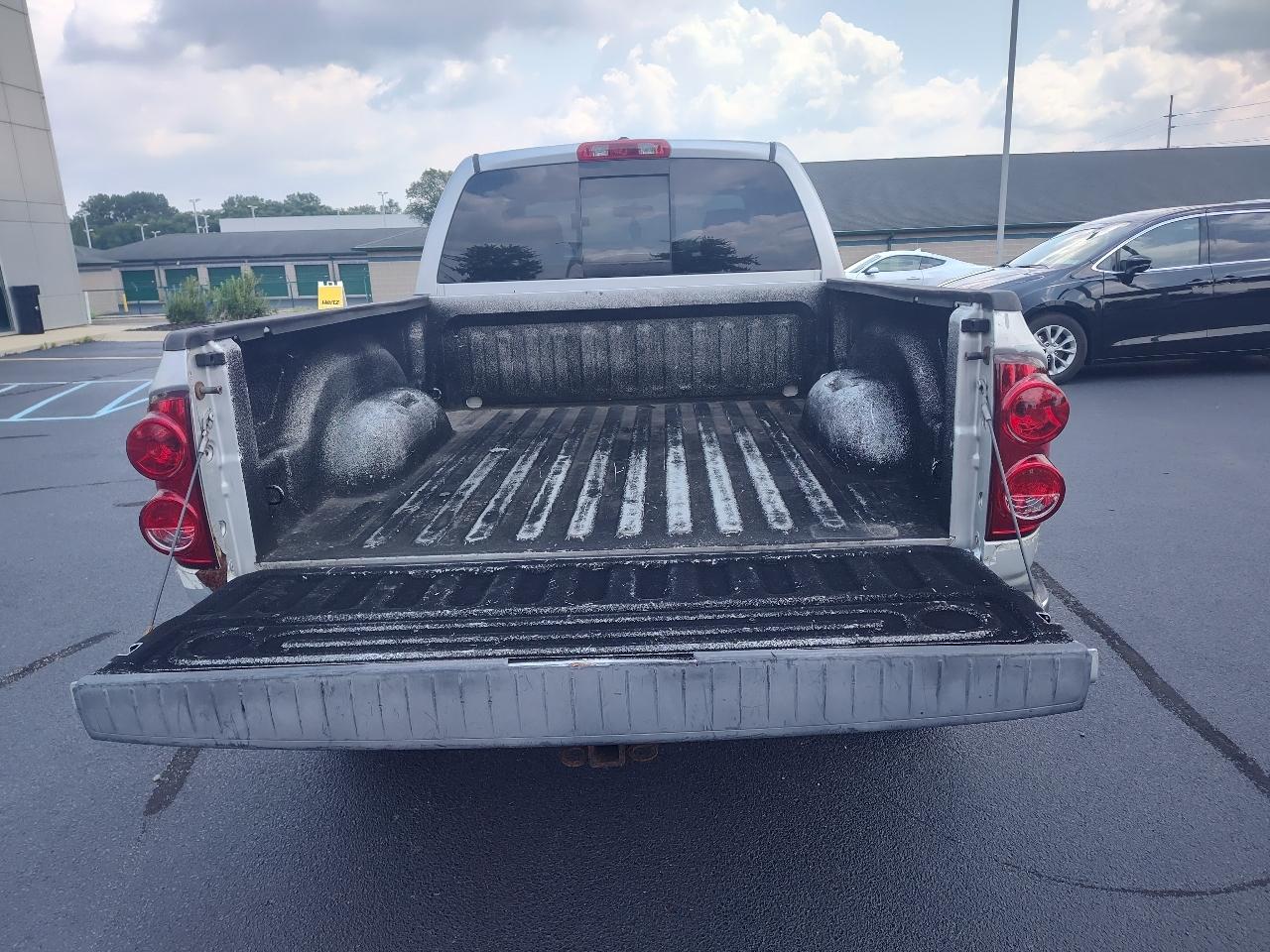 Dodge Ram 1500 4WD Quad Cab 140.5" SLT 2007