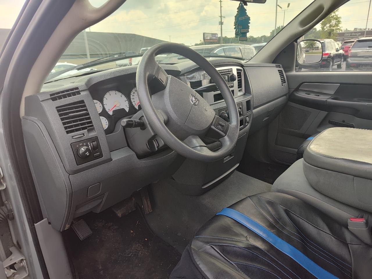 Dodge Ram 1500 4WD Quad Cab 140.5" SLT 2007