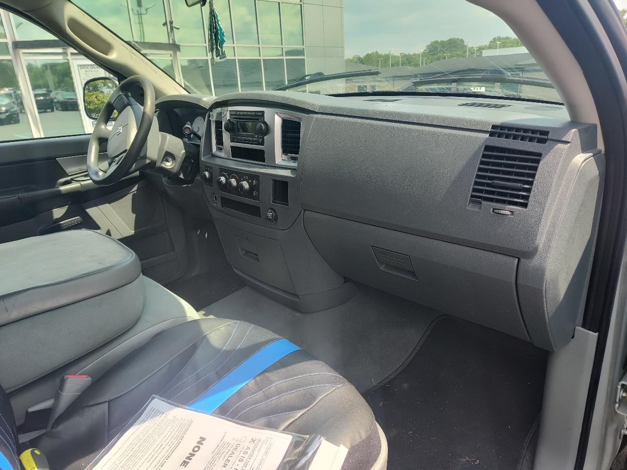 Dodge Ram 1500 4WD Quad Cab 140.5" SLT 2007