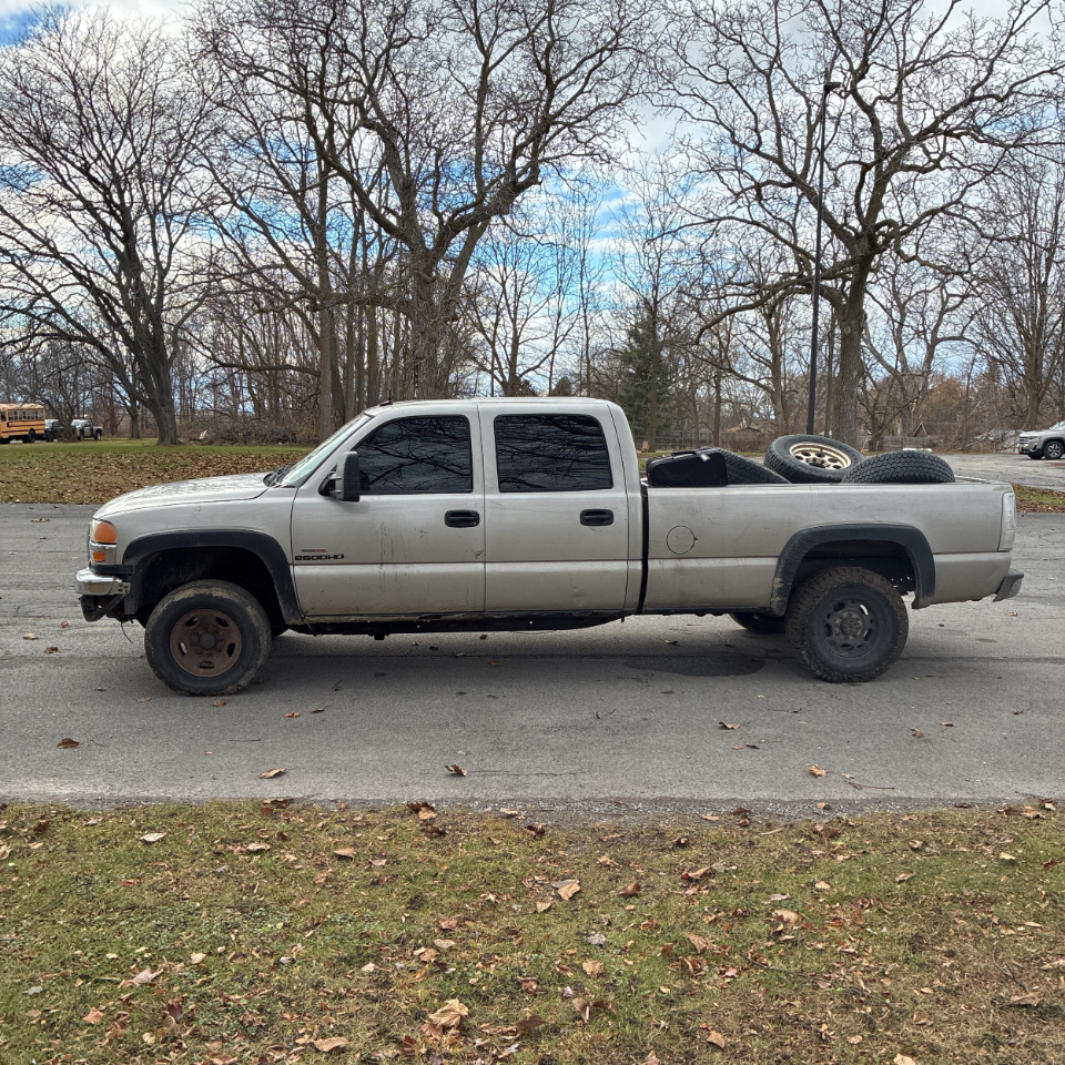 2004 Gmc Sierra SLE photo 4