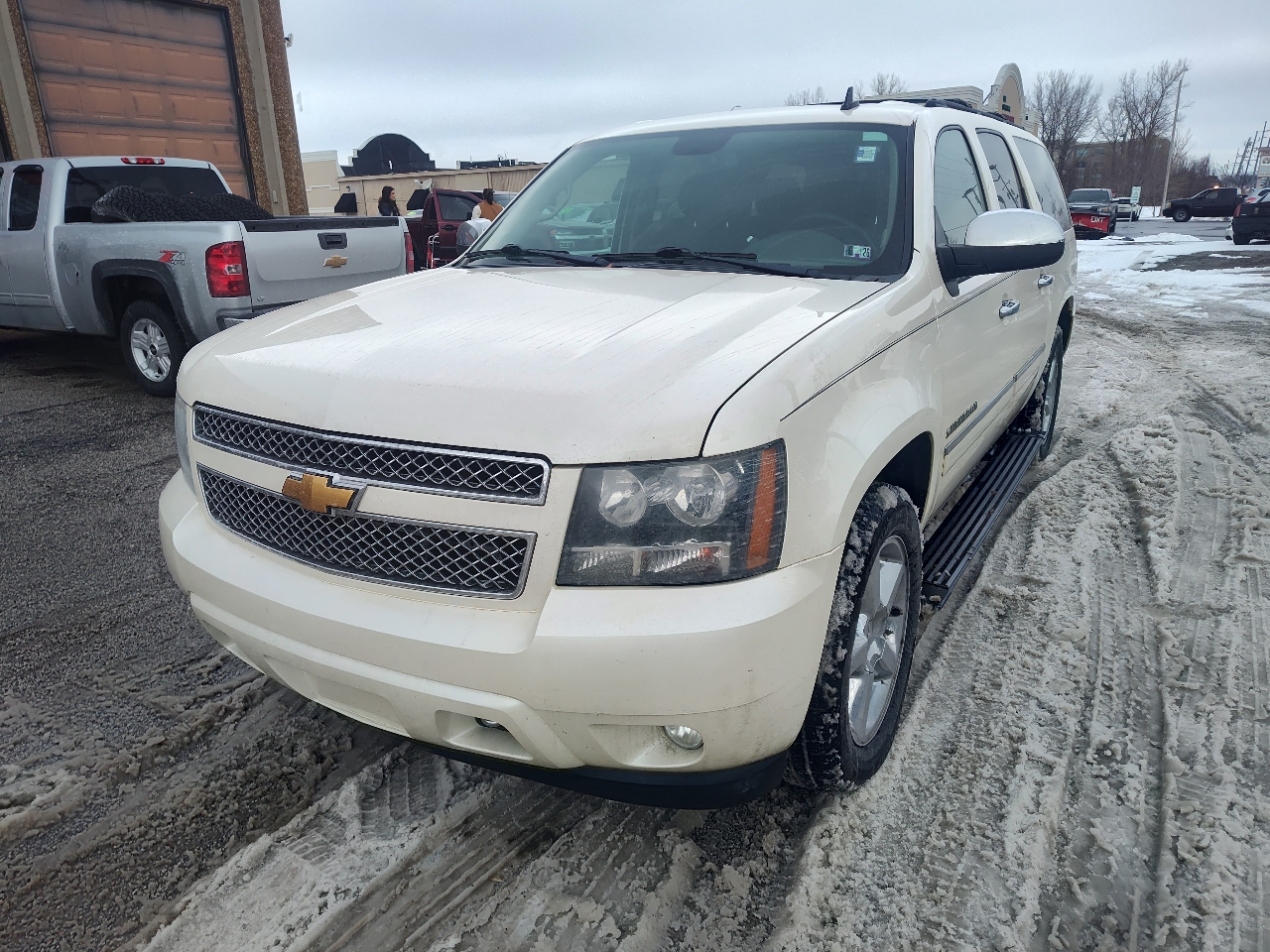 Chevrolet Suburban 4WD 4dr 1500 LTZ 2013