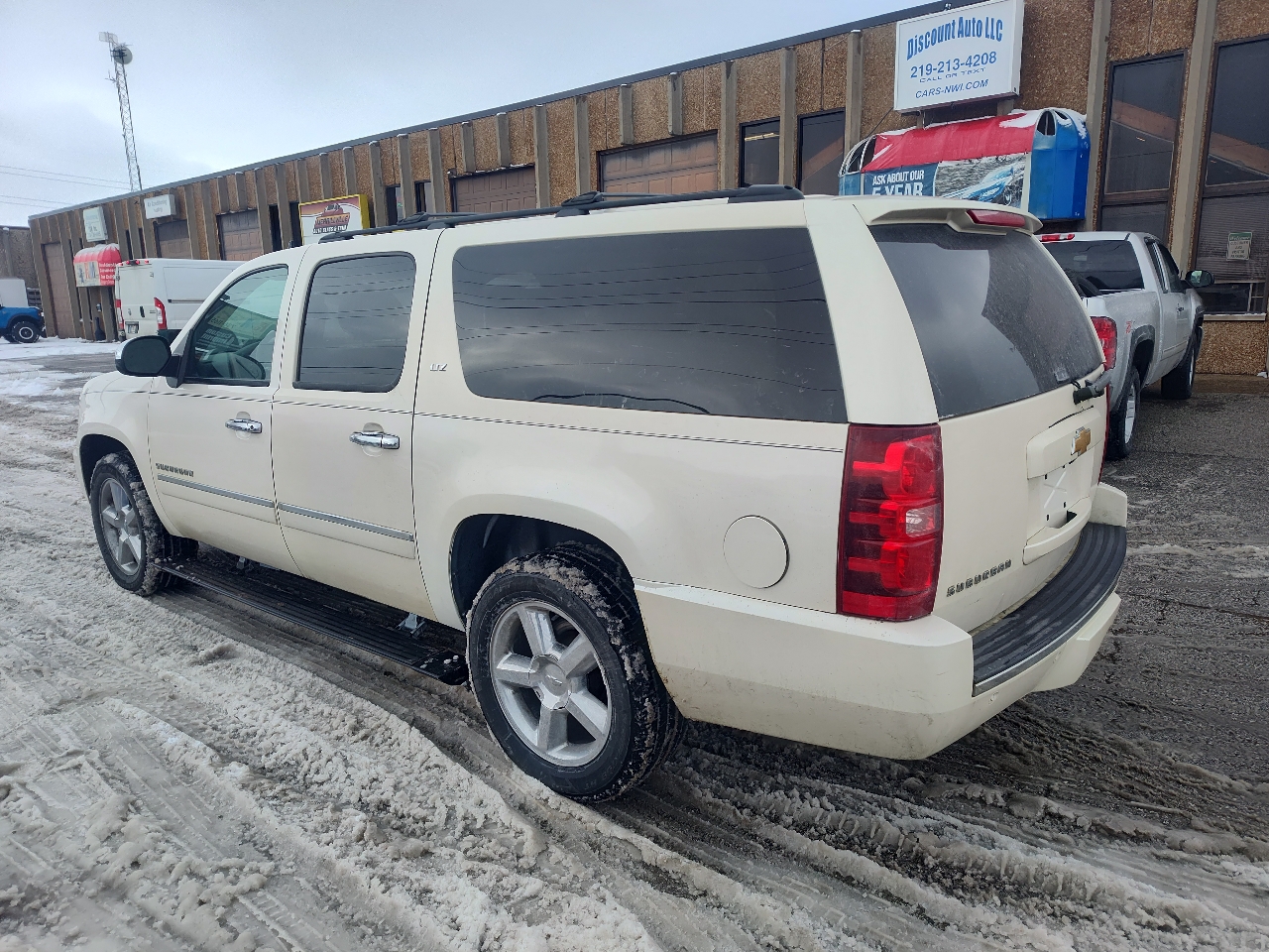 Chevrolet Suburban 4WD 4dr 1500 LTZ 2013