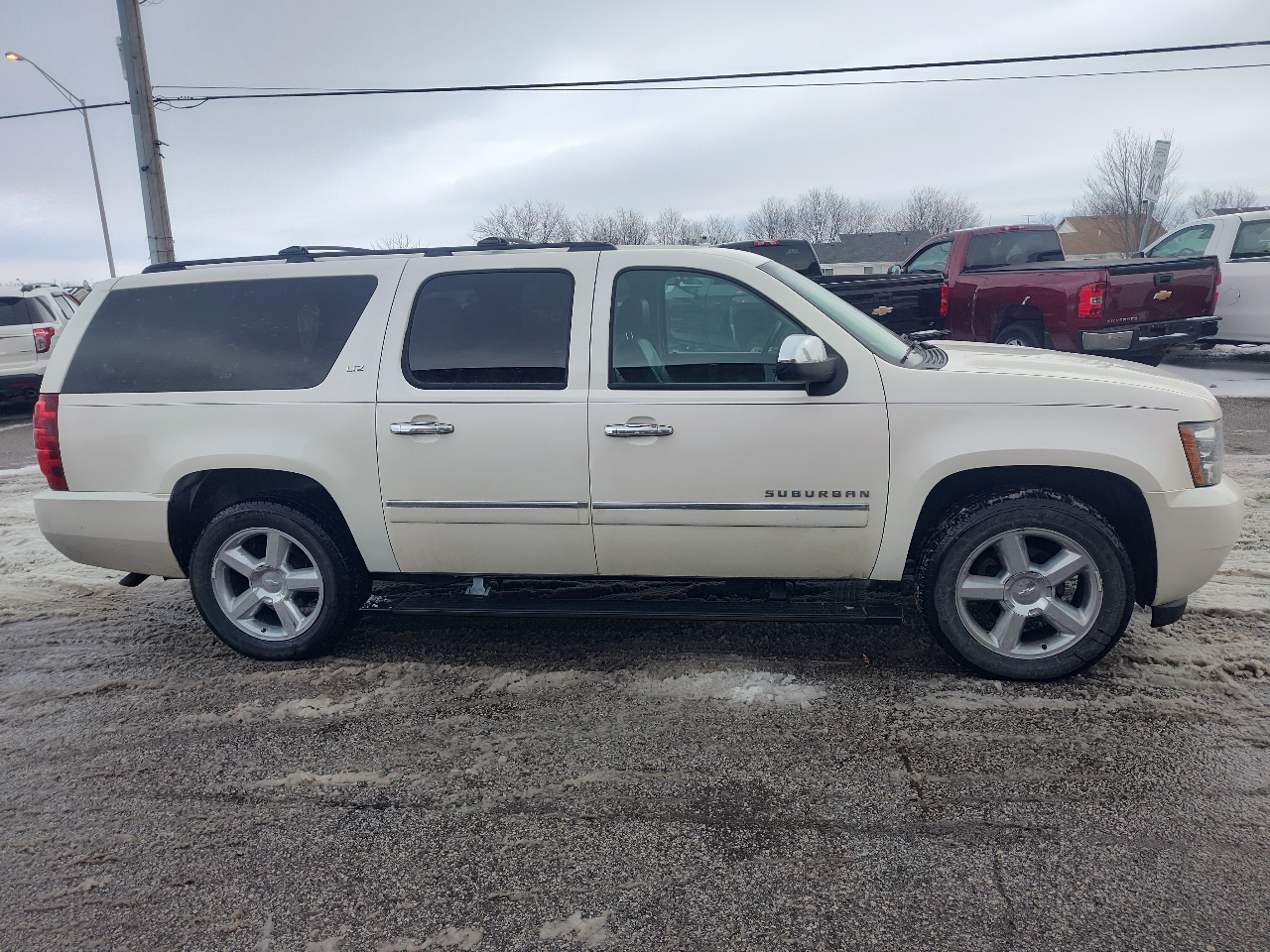 Chevrolet Suburban 4WD 4dr 1500 LTZ 2013