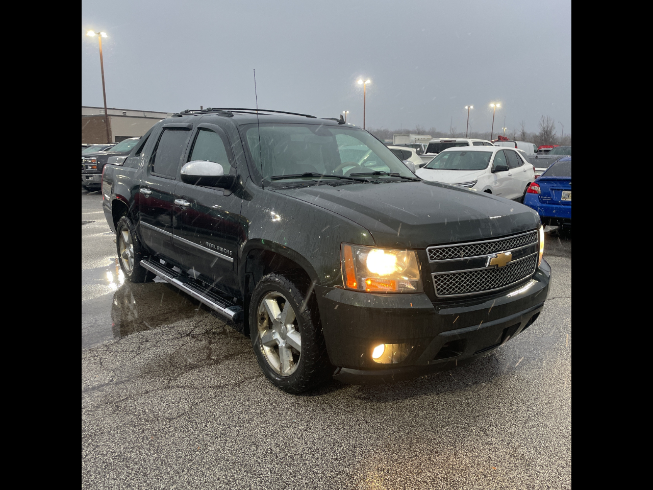 2013 Chevrolet Avalanche 4WD Crew Cab LTZ