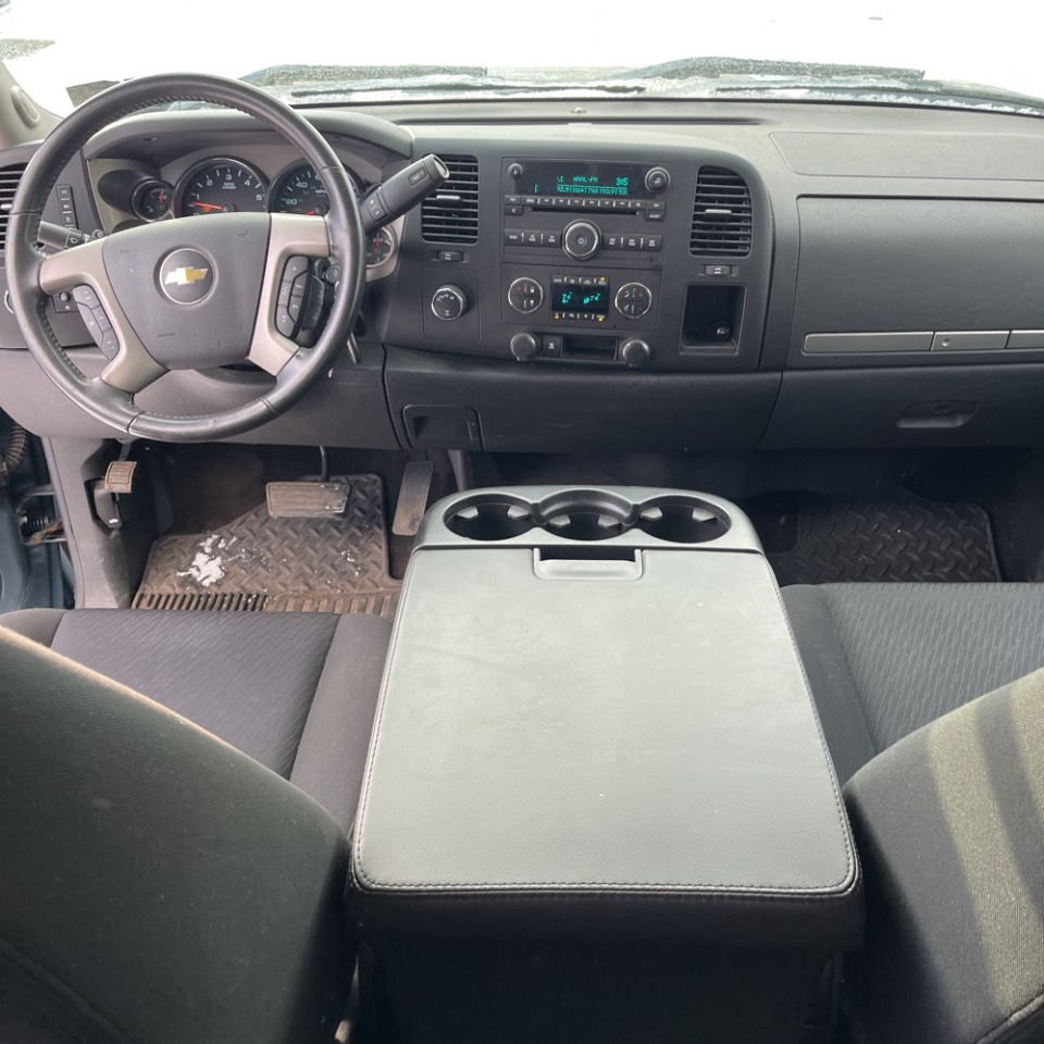 Chevrolet Silverado 1500 4WD Ext Cab 143.5" LT 2011