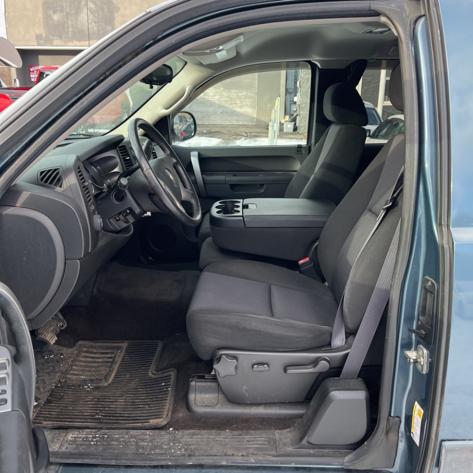 Chevrolet Silverado 1500 4WD Ext Cab 143.5" LT 2011