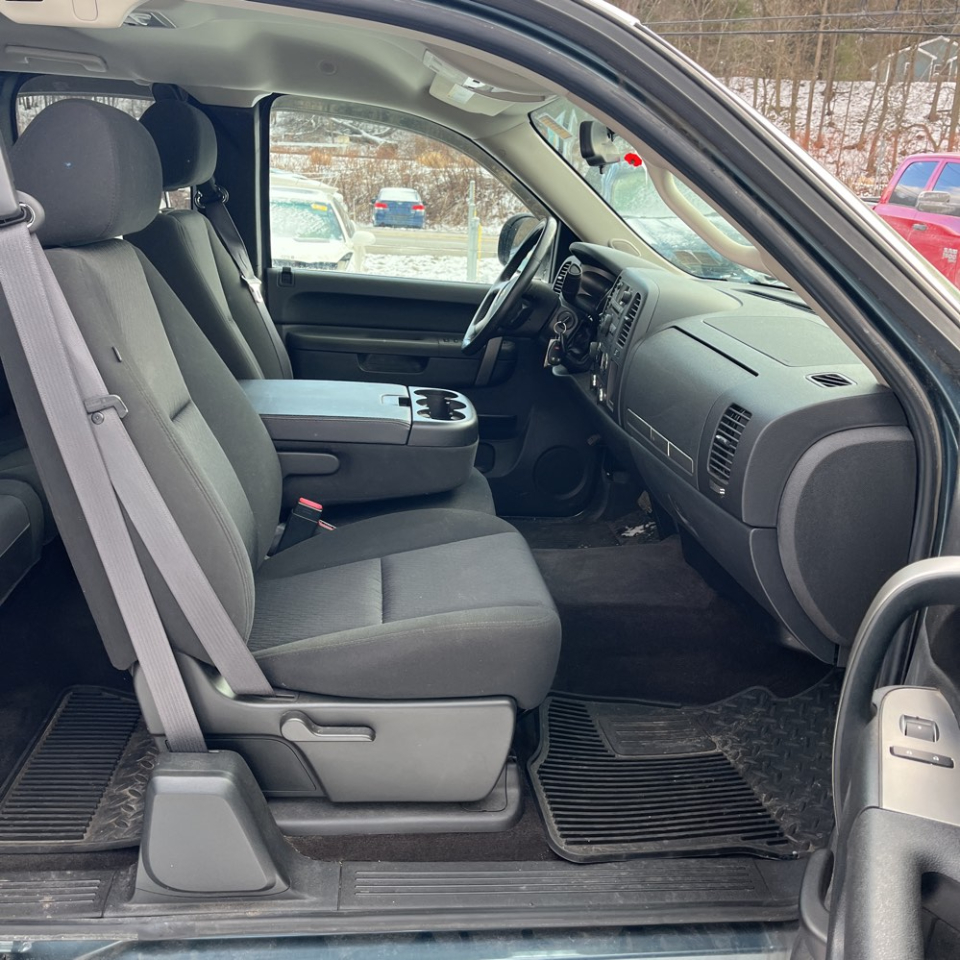 Chevrolet Silverado 1500 4WD Ext Cab 143.5" LT 2011