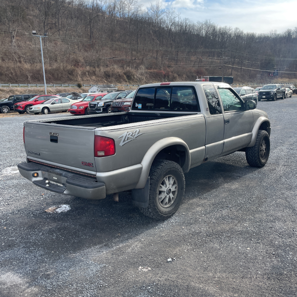 GMC Sonoma Ext Cab 123" WB 4WD SLS 2003