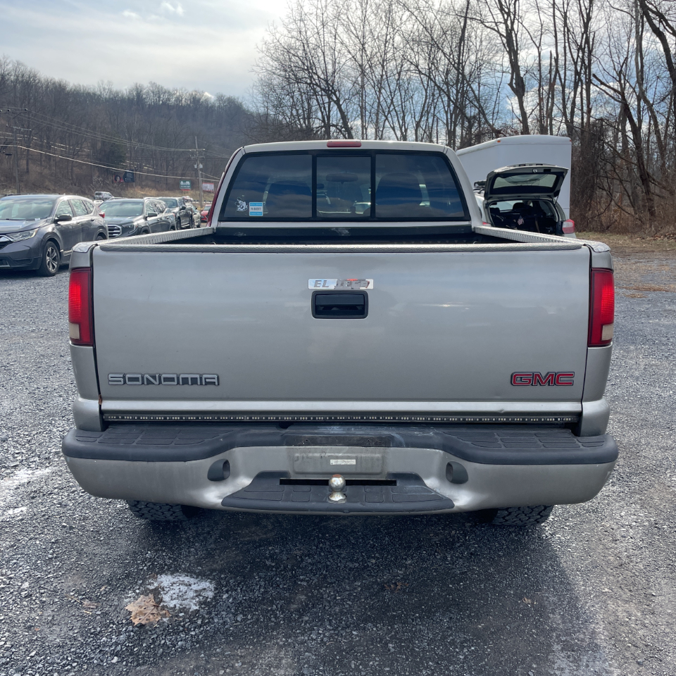 GMC Sonoma Ext Cab 123" WB 4WD SLS 2003