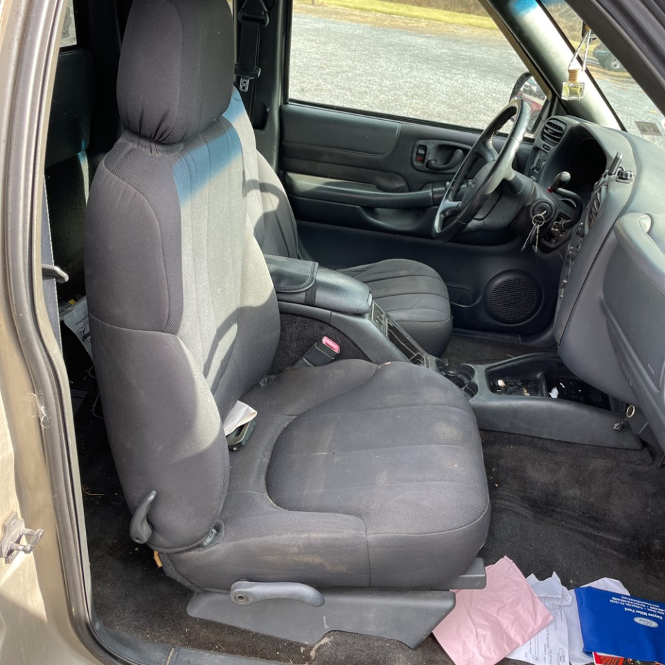 GMC Sonoma Ext Cab 123" WB 4WD SLS 2003