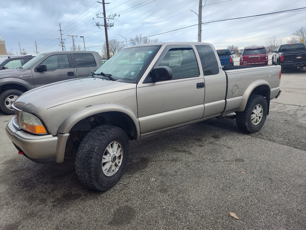 GMC Sonoma Ext Cab 123" WB 4WD SLS 2003