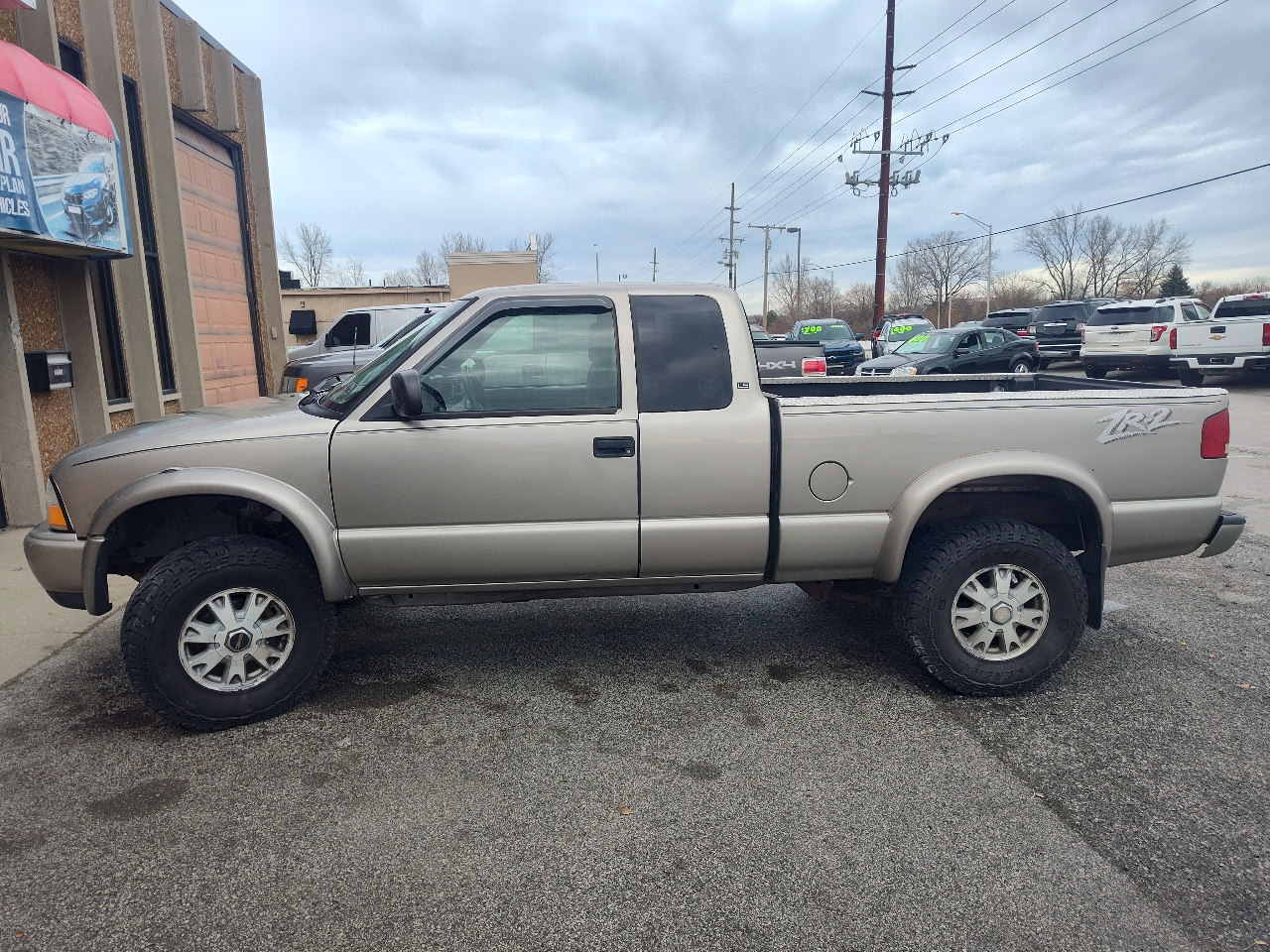 GMC Sonoma Ext Cab 123" WB 4WD SLS 2003