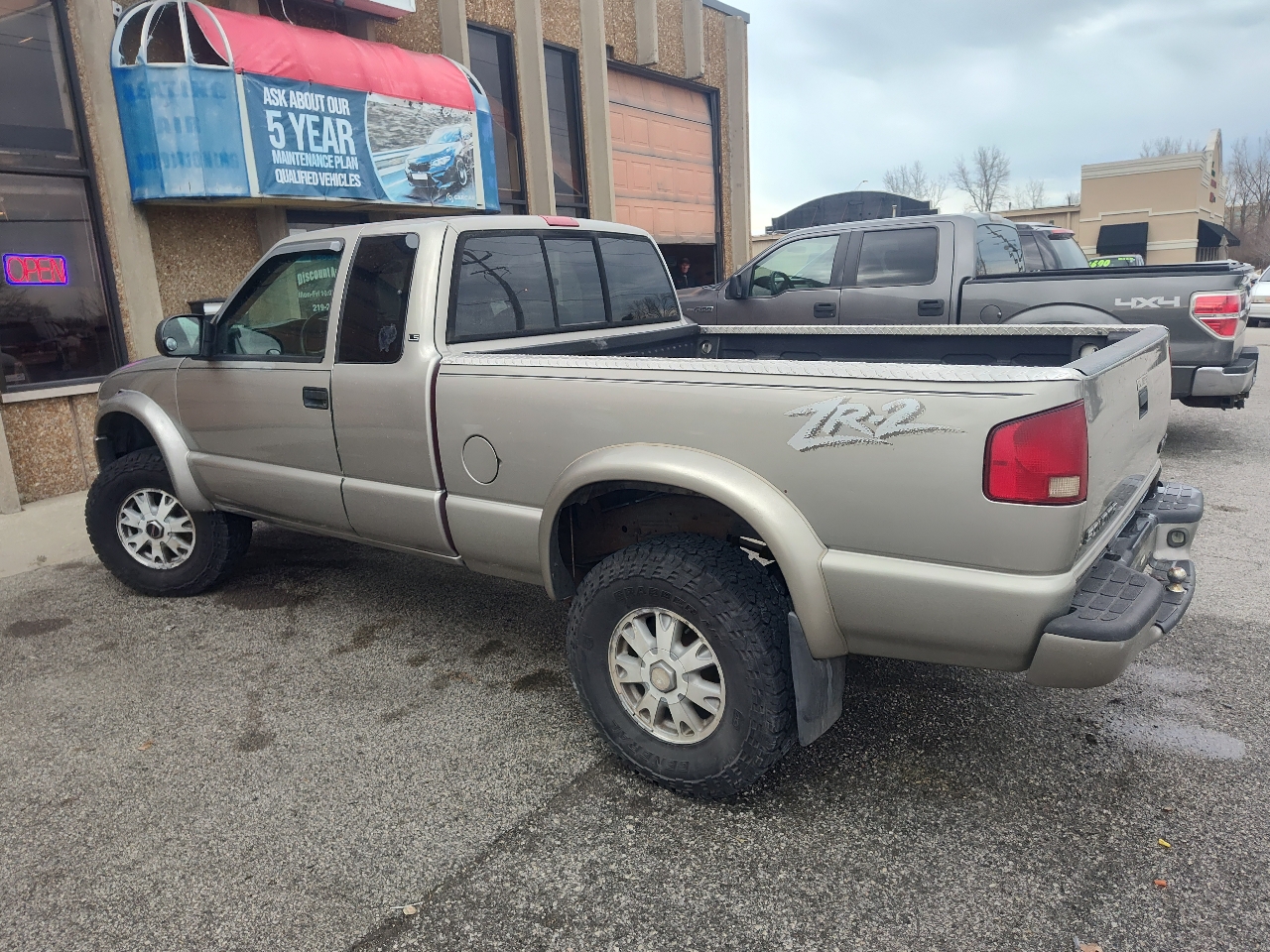 GMC Sonoma Ext Cab 123" WB 4WD SLS 2003