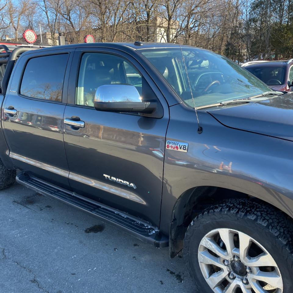 Toyota Tundra 4WD Truck CrewMax 5.7L V8 6-Spd AT LTD (Natl) 2012