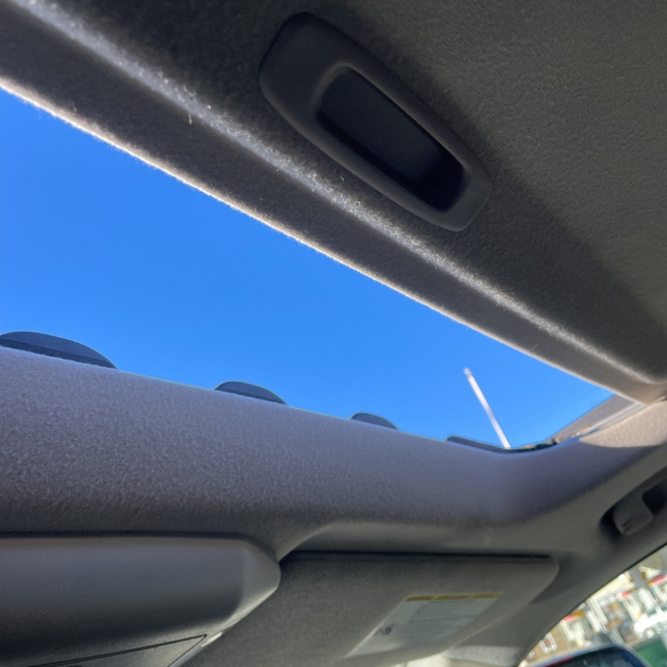 Toyota Tundra 4WD Truck CrewMax 5.7L V8 6-Spd AT LTD (Natl) 2012