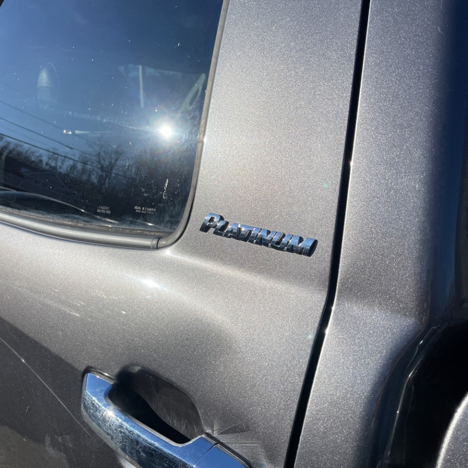 Toyota Tundra 4WD Truck CrewMax 5.7L V8 6-Spd AT LTD (Natl) 2012