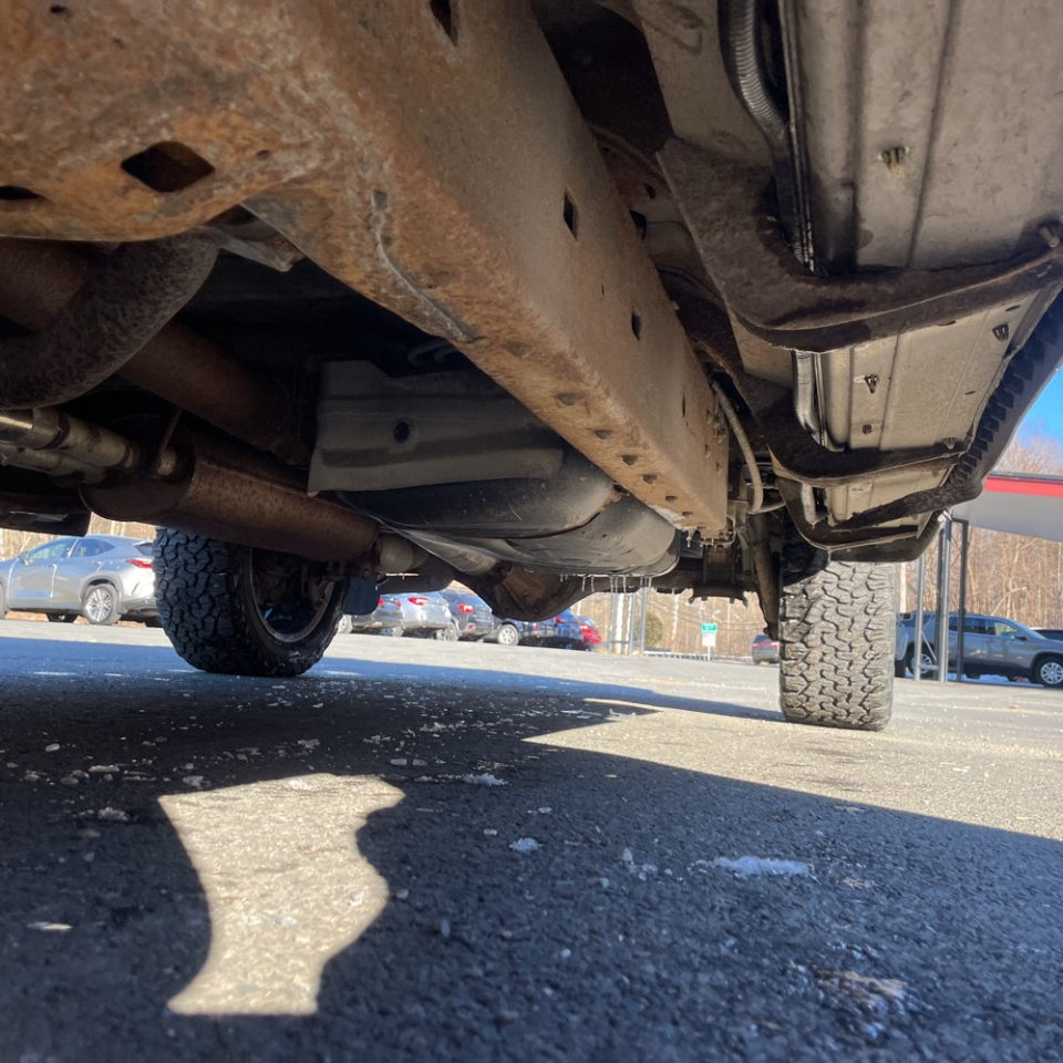 Toyota Tundra 4WD Truck CrewMax 5.7L V8 6-Spd AT LTD (Natl) 2012