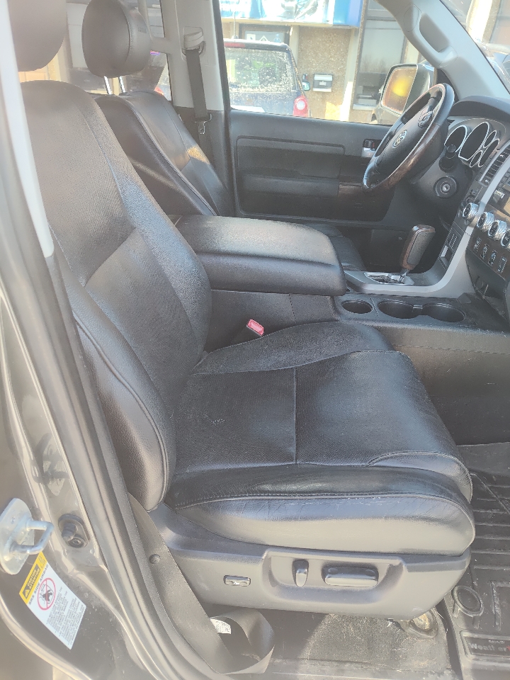 Toyota Tundra 4WD Truck CrewMax 5.7L V8 6-Spd AT LTD (Natl) 2012