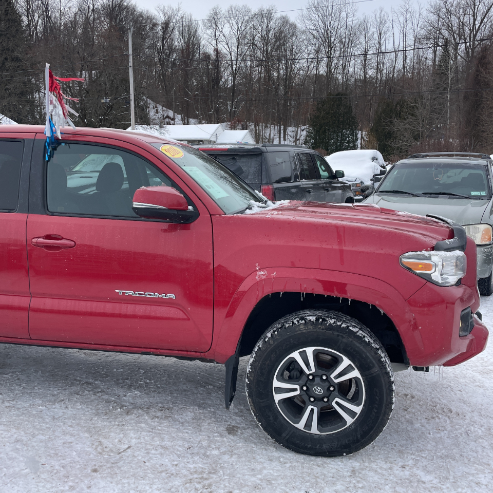Toyota Tacoma 4WD Double Cab V6 AT SR (Natl) 2016